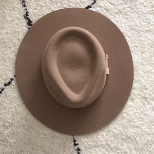 H&M wide flat brim hat / tan/ size small/54